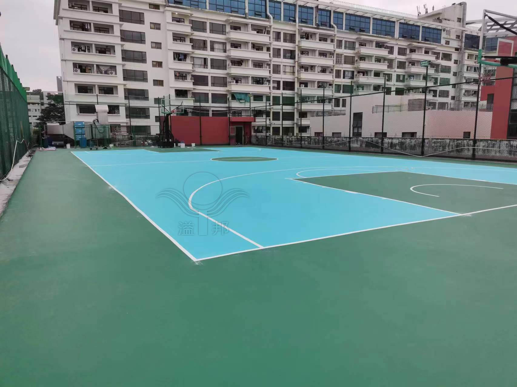 楼顶篮球场 楼顶篮球场