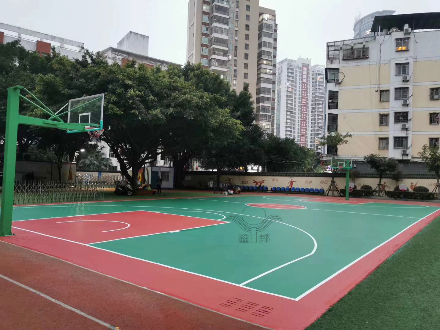 校园篮球场 校园篮球场