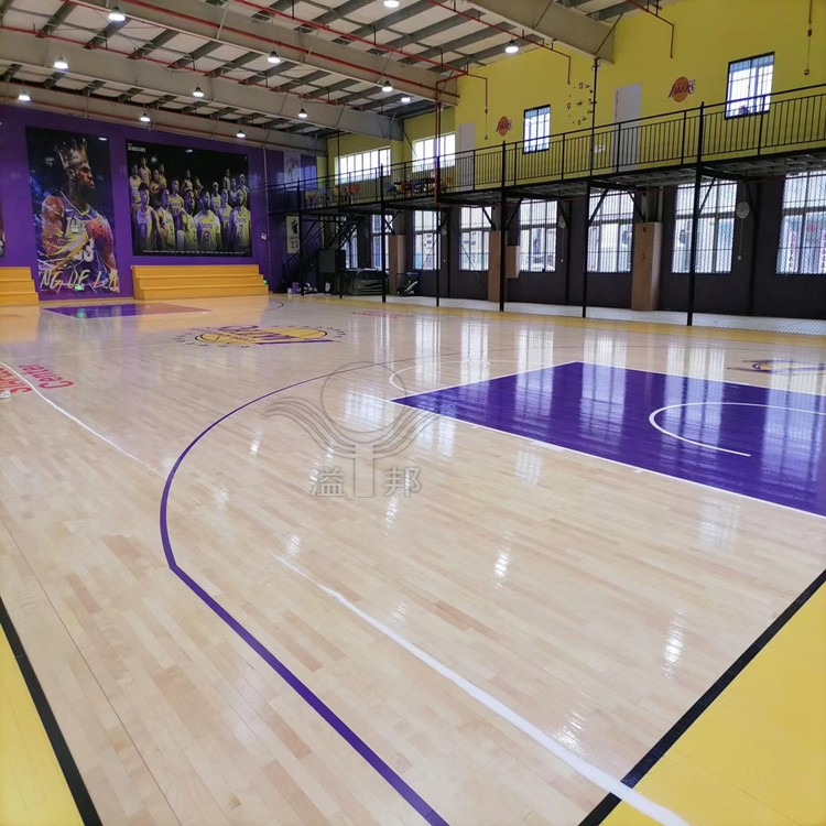 建一个室内篮球场大概要多少钱？溢邦体育设施厂家给您回复
